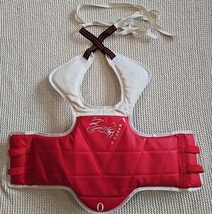Victory Tae Kwon Do Sparring Chest Protector/Guard, Reversible Red And Blue
